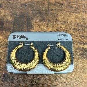 1928 Gold Floral Hoop Earrings